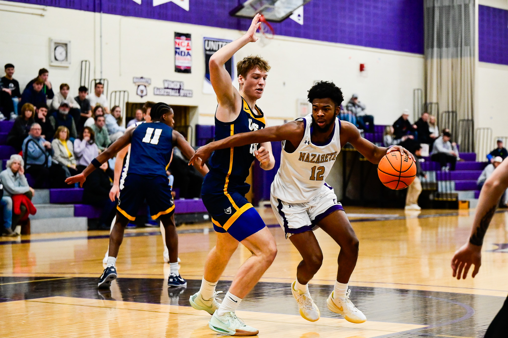 Men's Basketball Team